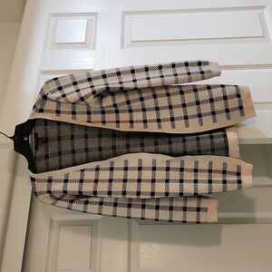 Forever 21 Sweater Cardigan  Patterned Black and Beige  Size S